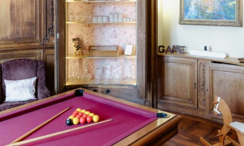 Close up d'un billard dans un lieu de mariage - Raja Agency