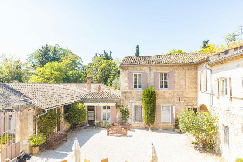 Mas des Comtes de Provence, cour intérieure du lieu de mariage Mas des Comtes de Provence, cour intérieure - Raja Agency